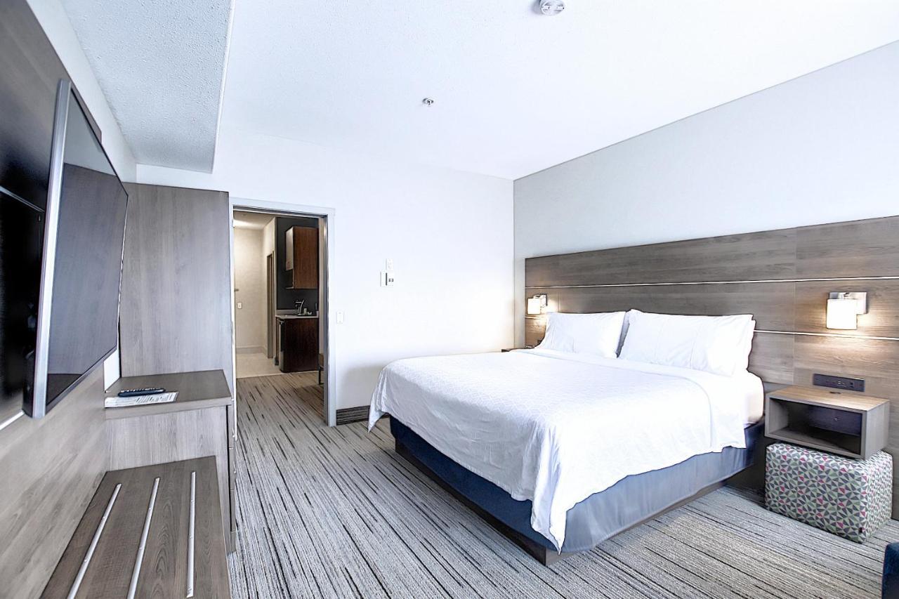 Holiday Inn Express Airport Calgary By Ihg Exteriér fotografie