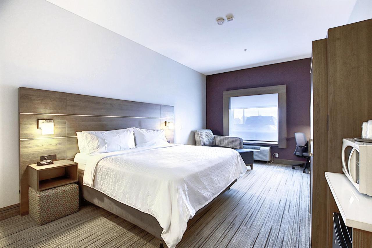 Holiday Inn Express Airport Calgary By Ihg Exteriér fotografie
