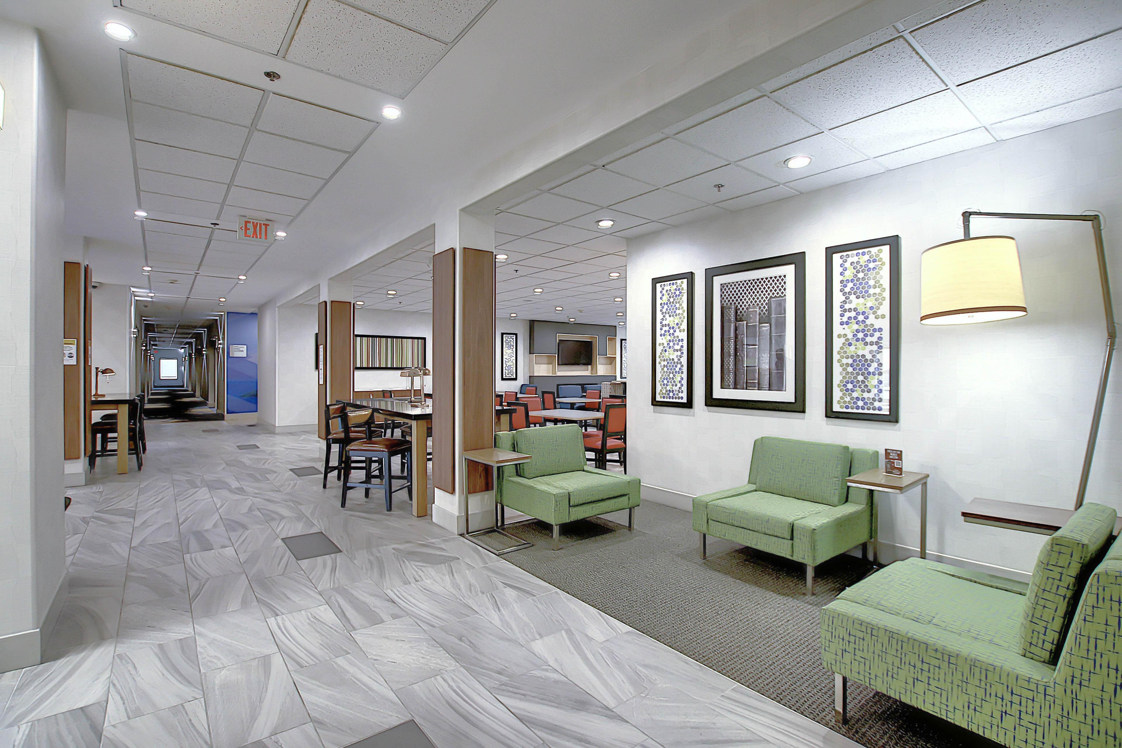 Holiday Inn Express Airport Calgary By Ihg Exteriér fotografie